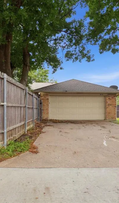 2607 Harbinger Lane, Dallas TX 75287 - Photo 2