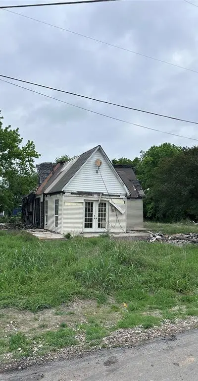 402 Locust, Whitewright TX 75491