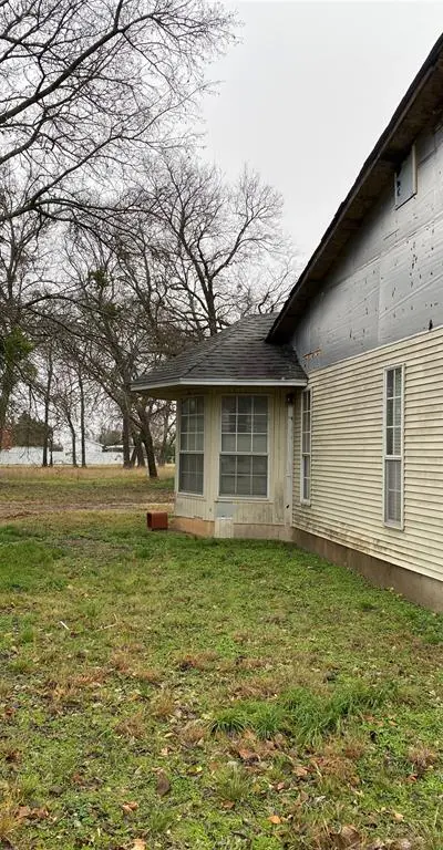 402 Locust, Whitewright TX 75491 - Photo 2
