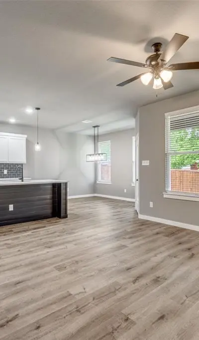 706 Turner Street, Wolfe City TX 75496 - Photo 4