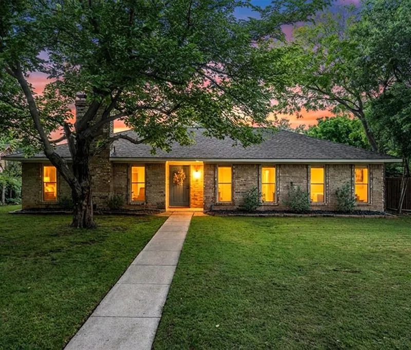 2 Whispering Circle, Hickory Creek TX 75065