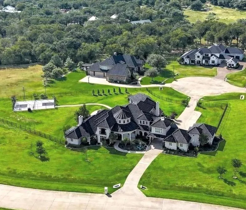 811 Noble Champions Way, Bartonville TX 76226