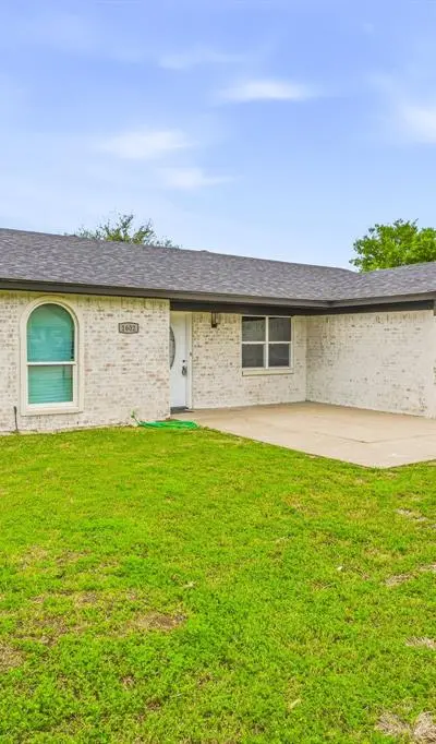1602 Marie Terrace, Arlington TX 76010 - Photo 2