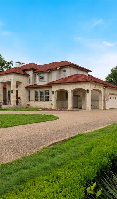 1513 Canyon Oaks Drive, Irving TX 75061 - Photo 2