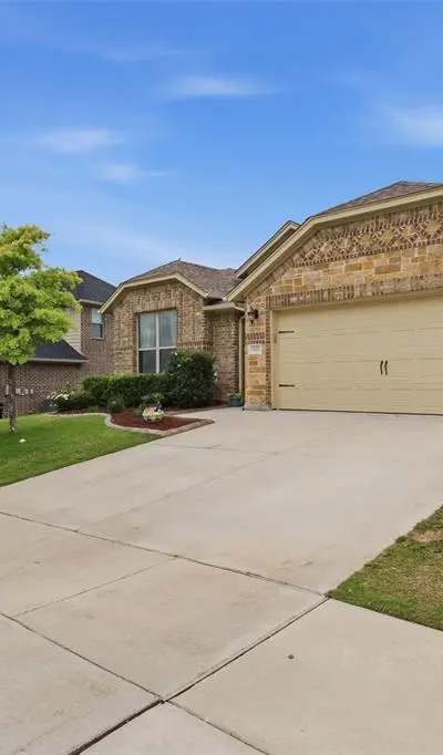 3017 Ridgemont Court, Weatherford TX 76086 - Photo 2