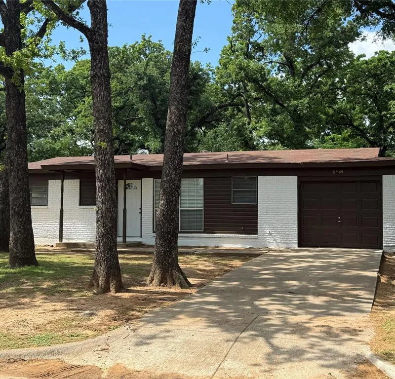 6424 Truman Drive, Fort Worth TX 76112