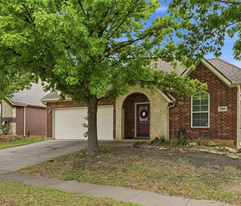 509 Grayson Lane, Lake Dallas TX 75065