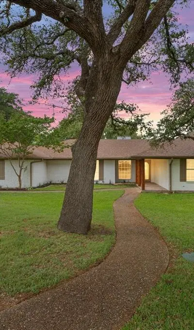153 Eagle Canyon Drive, China Spring TX 76633