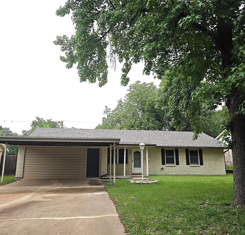 604 Bayless Drive, Euless TX 76040