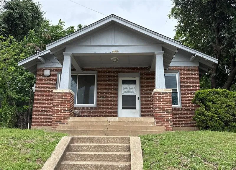 2611 Pine Street, Dallas TX 75215