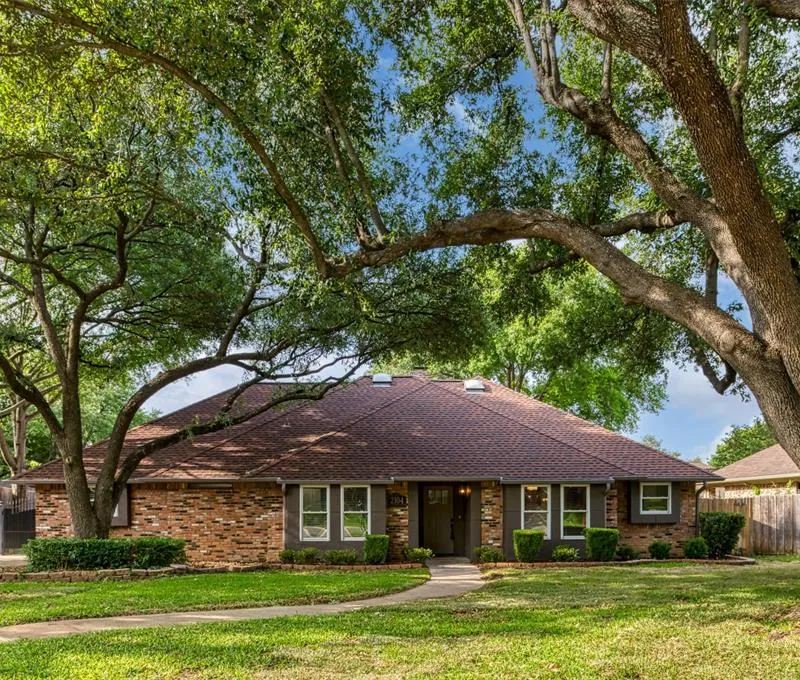 2104 Riverforest Court, Arlington TX 76017