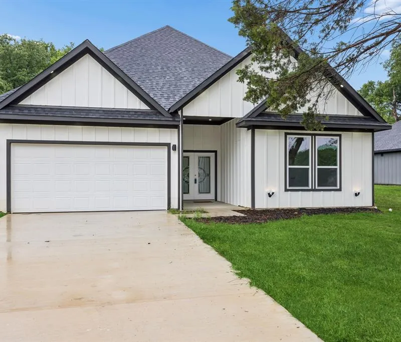 305 Kalura Way, Tool TX 75143