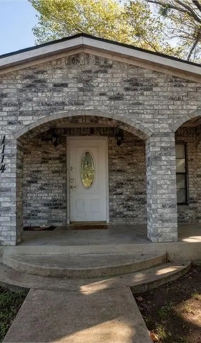 1114 Alexander Street, Irving TX 75061