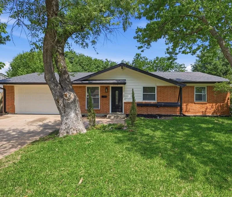 306 Baron Place, Grand Prairie TX 75051