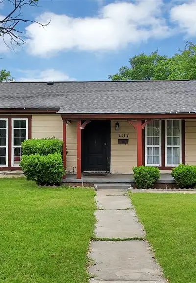 2117 Grace Avenue, Fort Worth TX 76111 - Photo 3