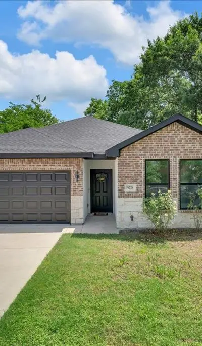 9228 Beckley View Avenue, Dallas TX 75232