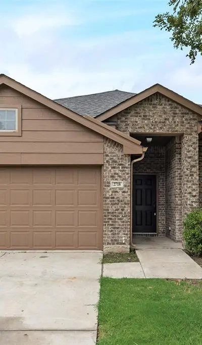 2718 Mossglen Drive, Dallas TX 75227 - Photo 2