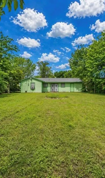 4121 Wilhelm Street, Fort Worth TX 76119 - Photo 2