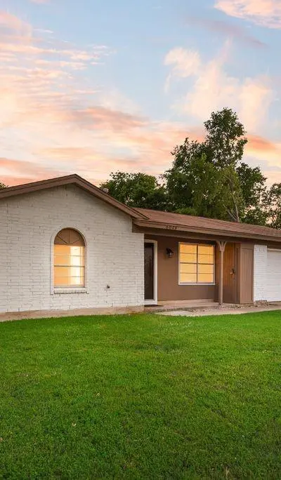 6048 Hillcrest Drive, Watauga TX 76148 - Photo 3