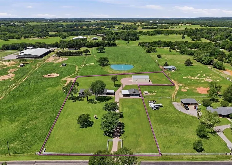 1861 Roland Road, Whitesboro TX 76273
