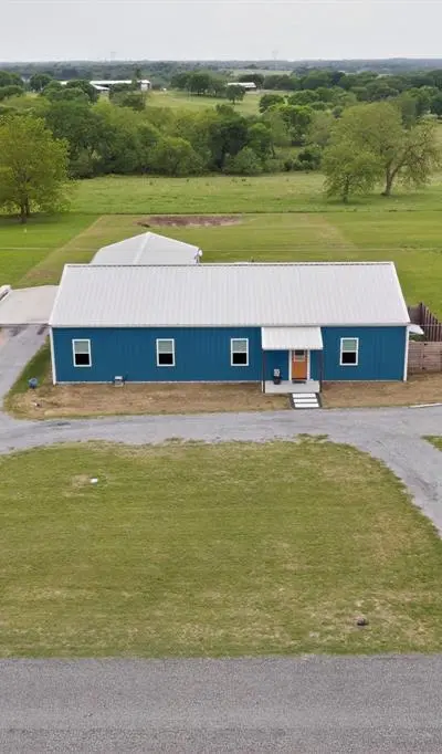 613 Kentucky Town Road, Whitewright TX 75491 - Photo 3