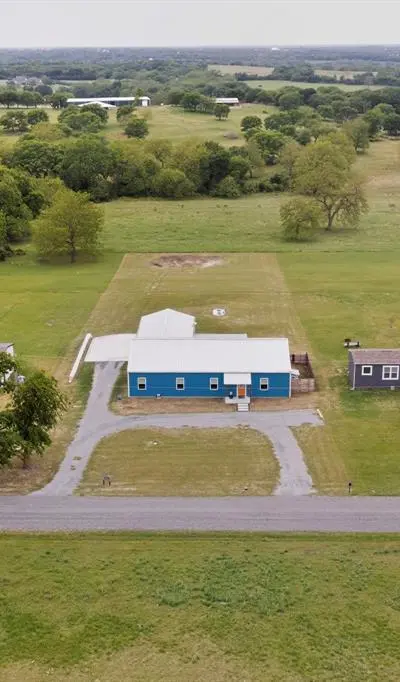 613 Kentucky Town Road, Whitewright TX 75491 - Photo 4