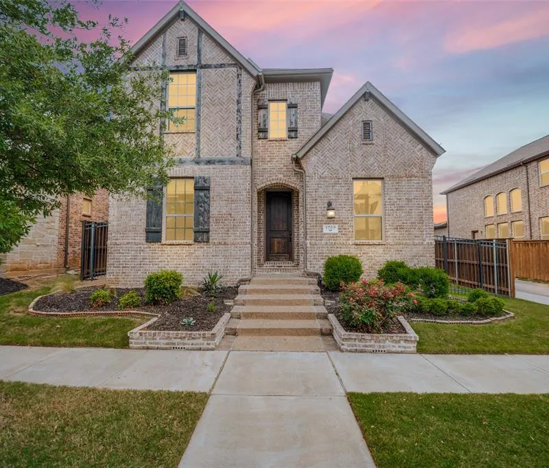1500 White Squall Trail, Arlington TX 76005