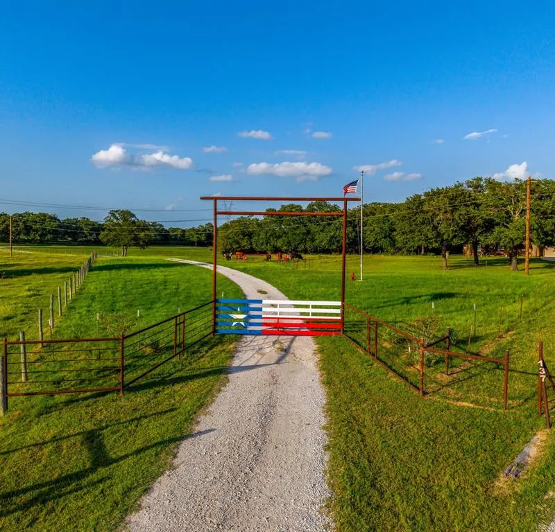 141 County Road 4793, Boyd TX 76023