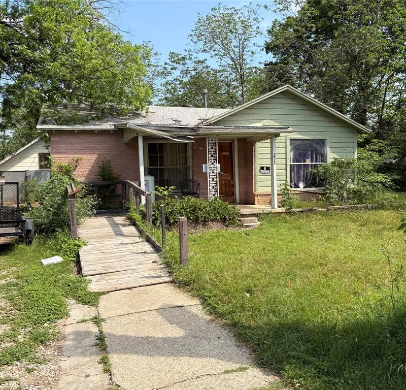 5925 Nina Lane, Haltom City TX 76117