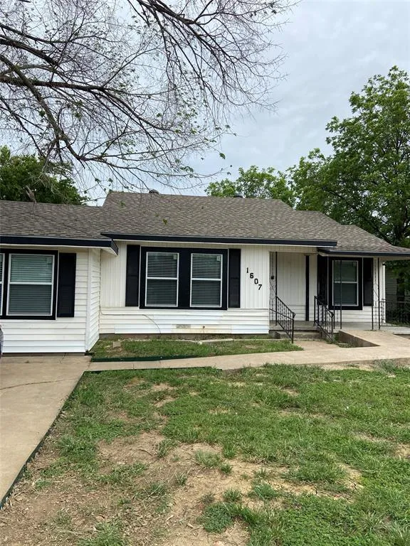 1607 SE 18th Street, Mineral Wells TX 76067