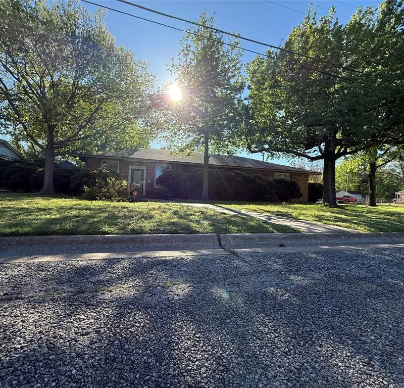 2200 Agnew Street, Bonham TX 75418