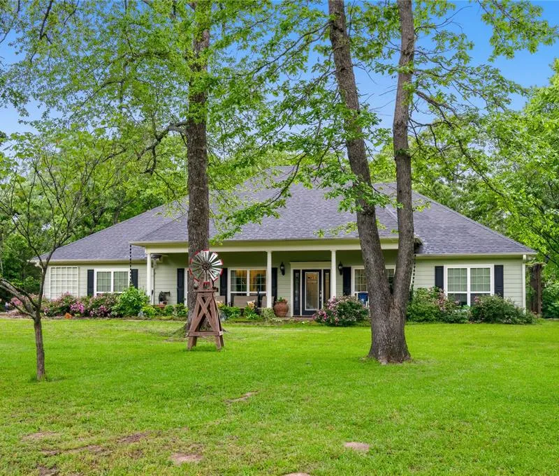 220 Rs County Road 4263, Emory TX 75440