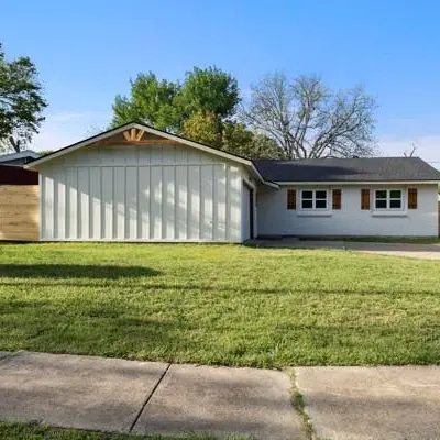 4633 Lynnacre Drive, Dallas TX 75211 - Photo 2