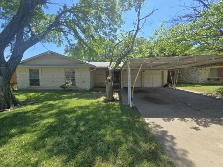 1608 Lee Street, Kaufman TX 75142