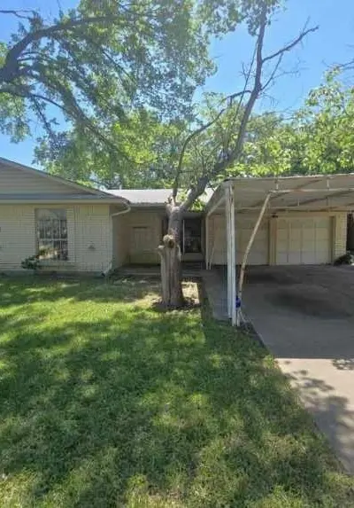 1608 Lee Street, Kaufman TX 75142
