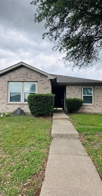 2463 Marimont Lane, Lancaster TX 75134