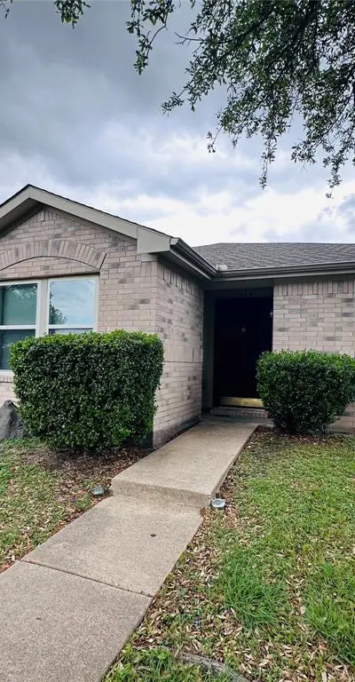 2463 Marimont Lane, Lancaster TX 75134 - Photo 2