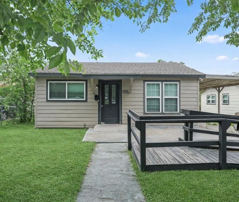 3304 Hardy Street, Fort Worth TX 76106