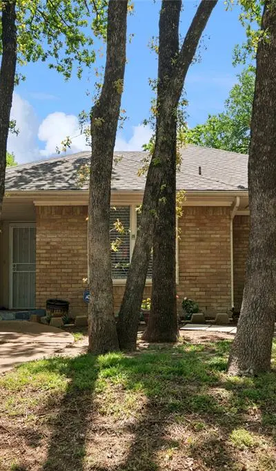2024 Crooked Creek Lane, Arlington TX 76006