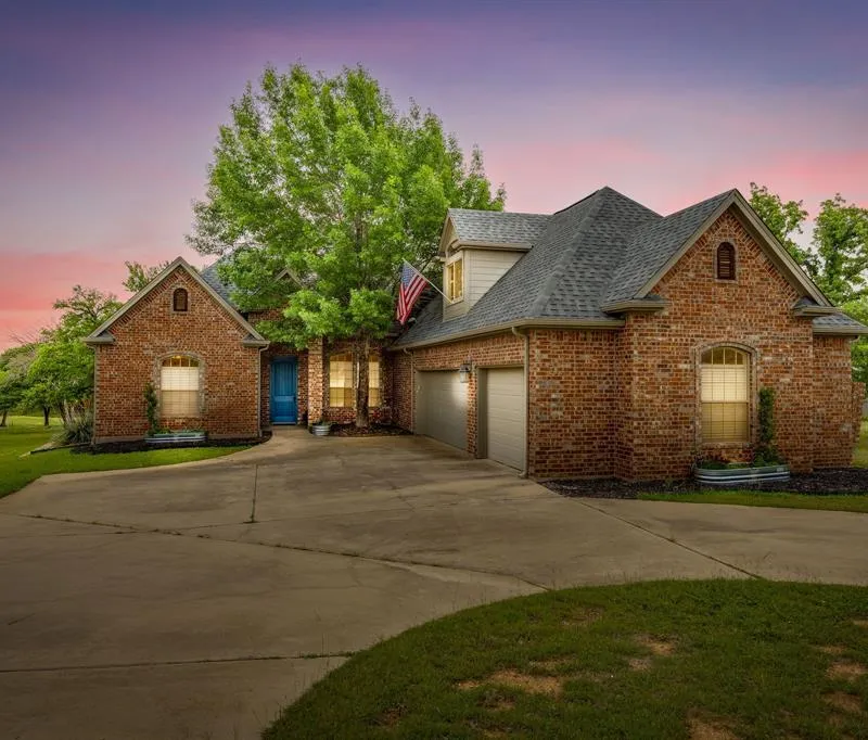 143 Sugartree Circle, Lipan TX 76462