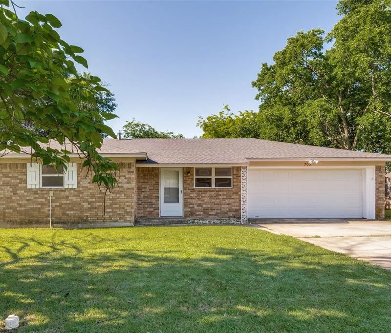 709 E Main Street, Pilot Point TX 76258