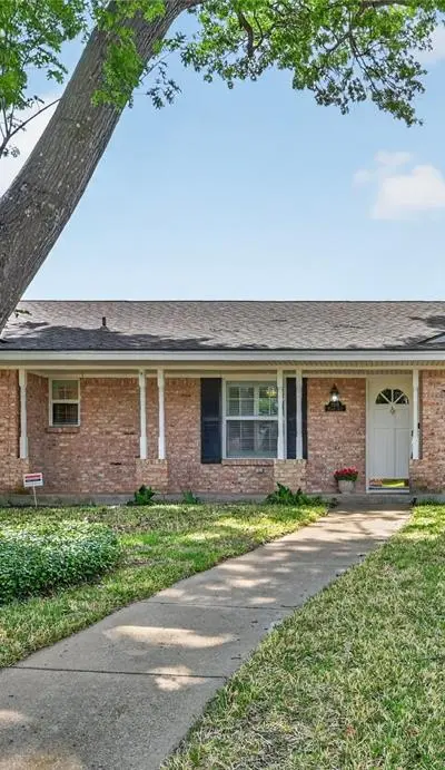 2105 Meadow Lane, Grand Prairie TX 75050