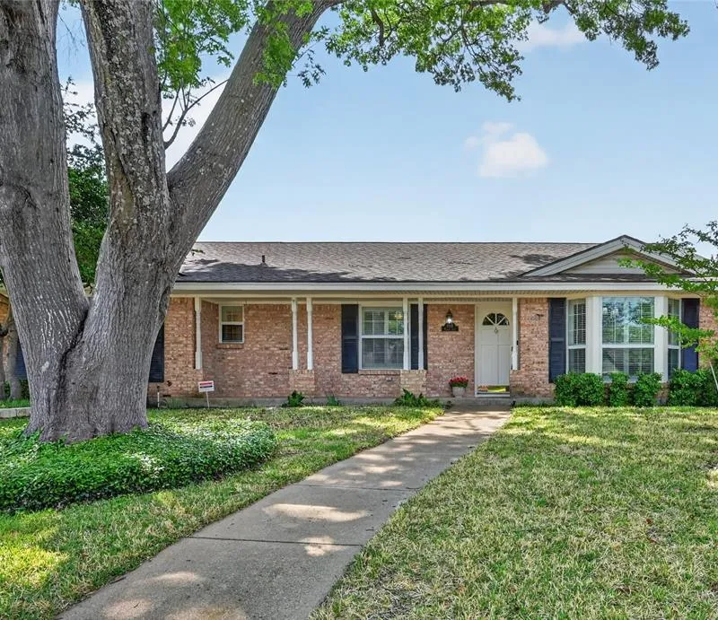 2105 Meadow Lane, Grand Prairie TX 75050
