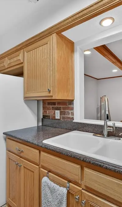 2105 Meadow Lane, Grand Prairie TX 75050 - Photo 4