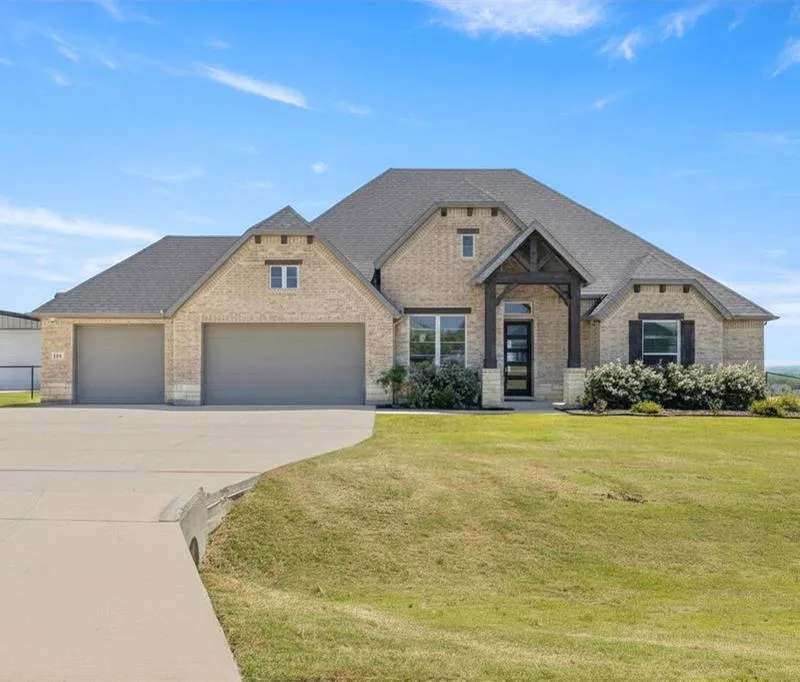 305 Monument Place, Reno TX 76020