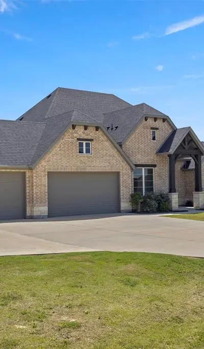 305 Monument Place, Reno TX 76020 - Photo 2
