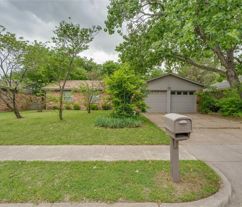 204 Blue Ridge Trail, Saginaw TX 76179