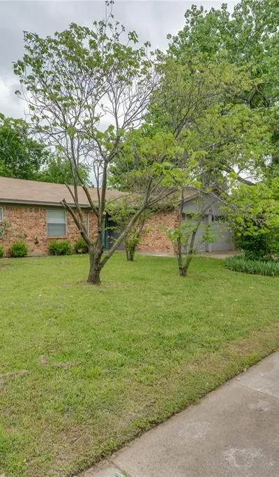 204 Blue Ridge Trail, Saginaw TX 76179 - Photo 3