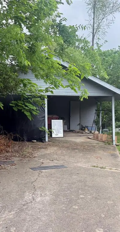 401 W Evans Avenue, Bonham TX 75418 - Photo 2