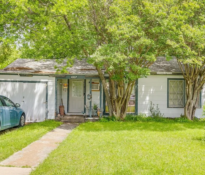 4817 Marks Place, Fort Worth TX 76116